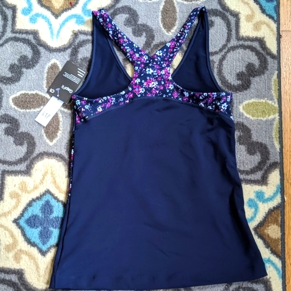 Workout Top - Picture 4 of 7